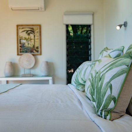 Mandalay Escape, Seclusion & Serenity With A Pool Airlie Beach Bagian luar foto