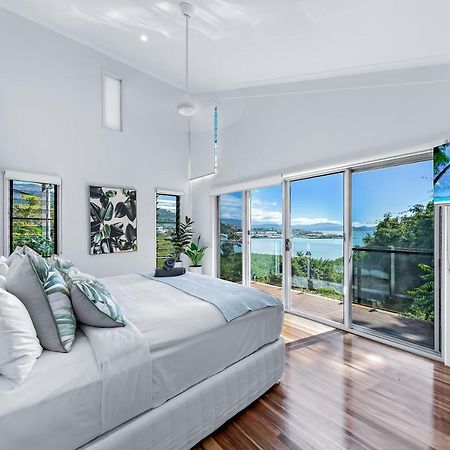 Mandalay Escape, Seclusion & Serenity With A Pool Airlie Beach Bagian luar foto