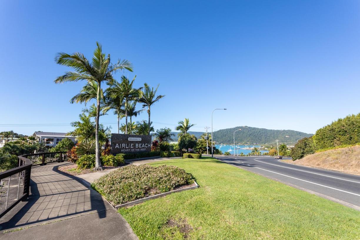 Mandalay Escape, Seclusion & Serenity With A Pool Airlie Beach Bagian luar foto