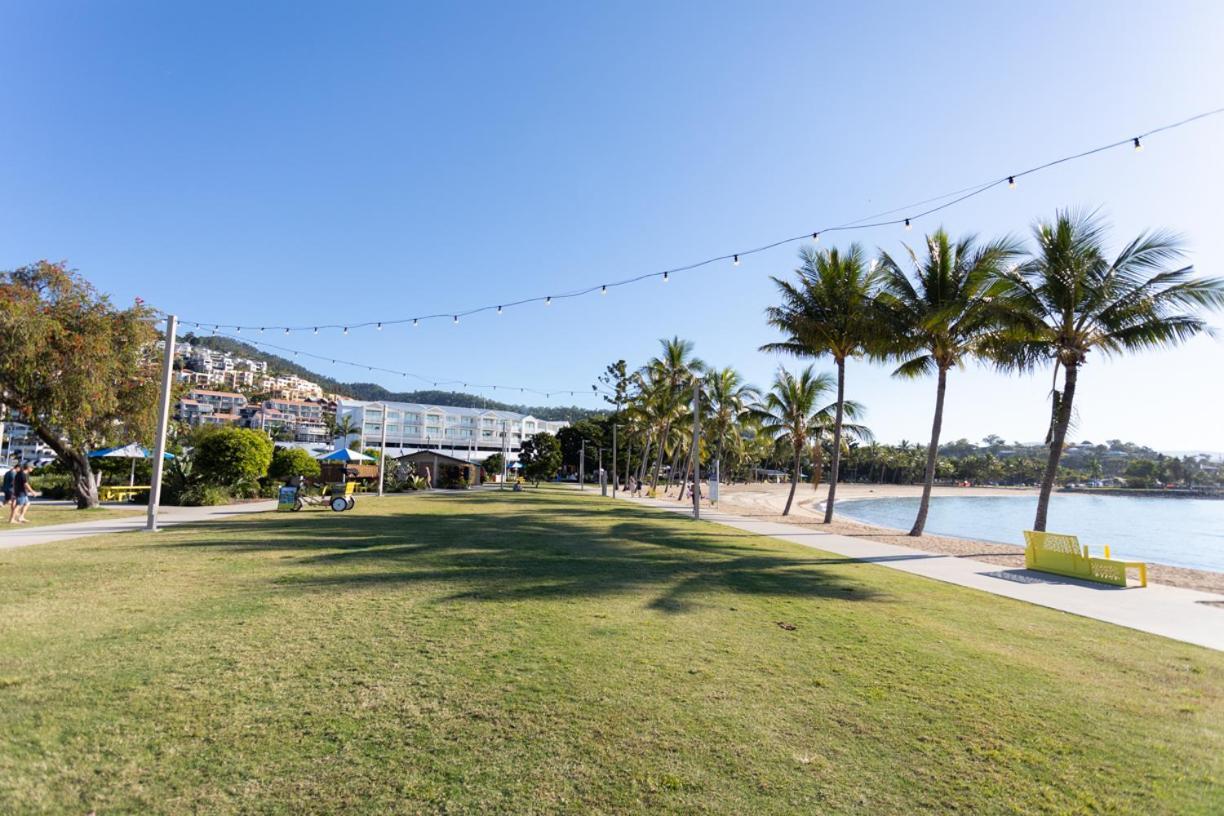 Mandalay Escape, Seclusion & Serenity With A Pool Airlie Beach Bagian luar foto