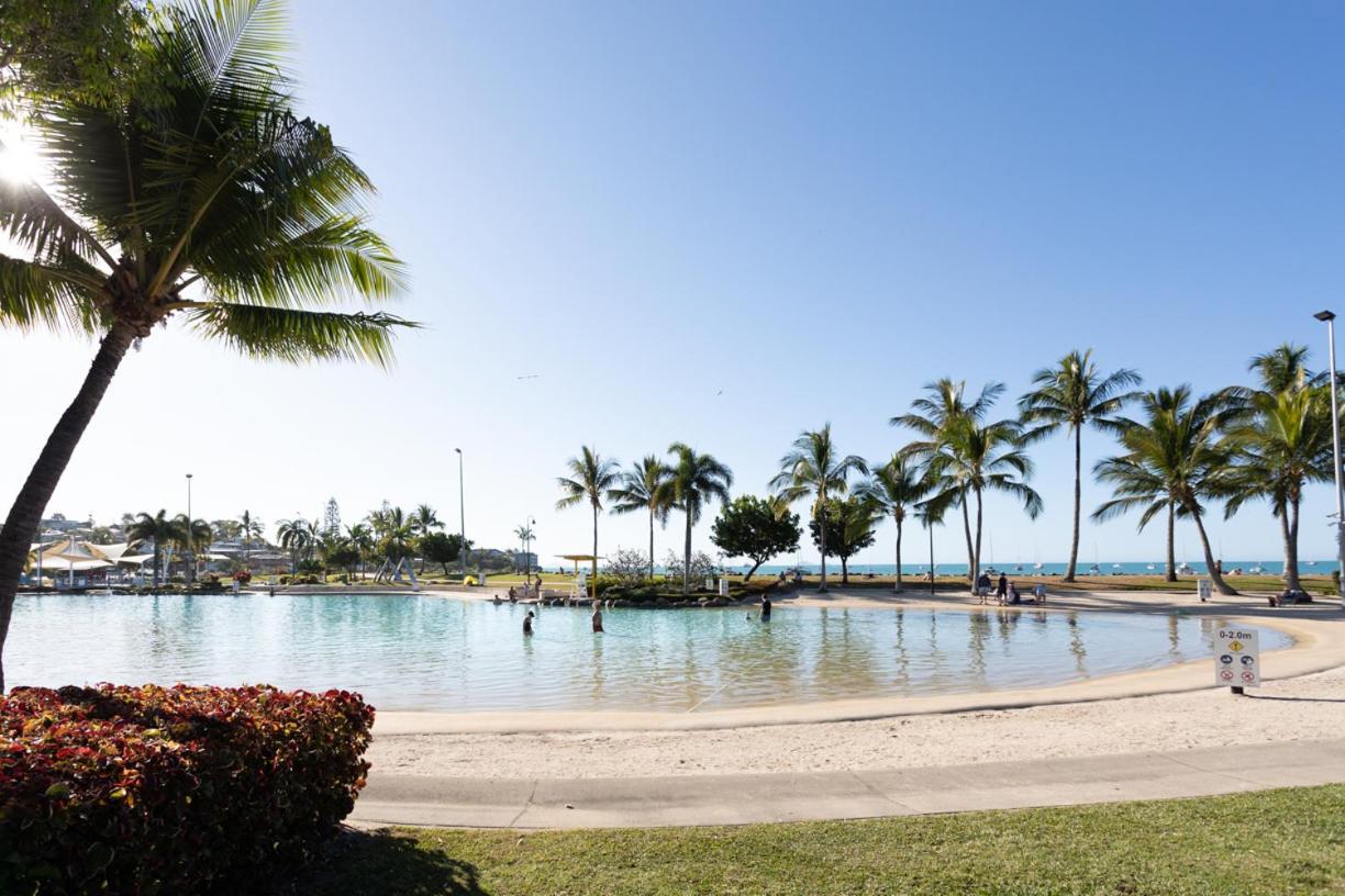 Mandalay Escape, Seclusion & Serenity With A Pool Airlie Beach Bagian luar foto