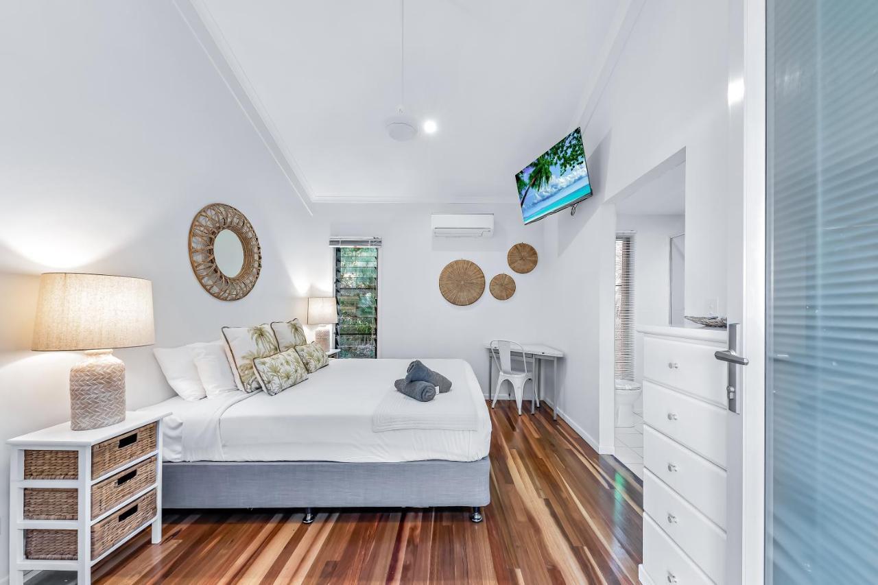 Mandalay Escape, Seclusion & Serenity With A Pool Airlie Beach Bagian luar foto