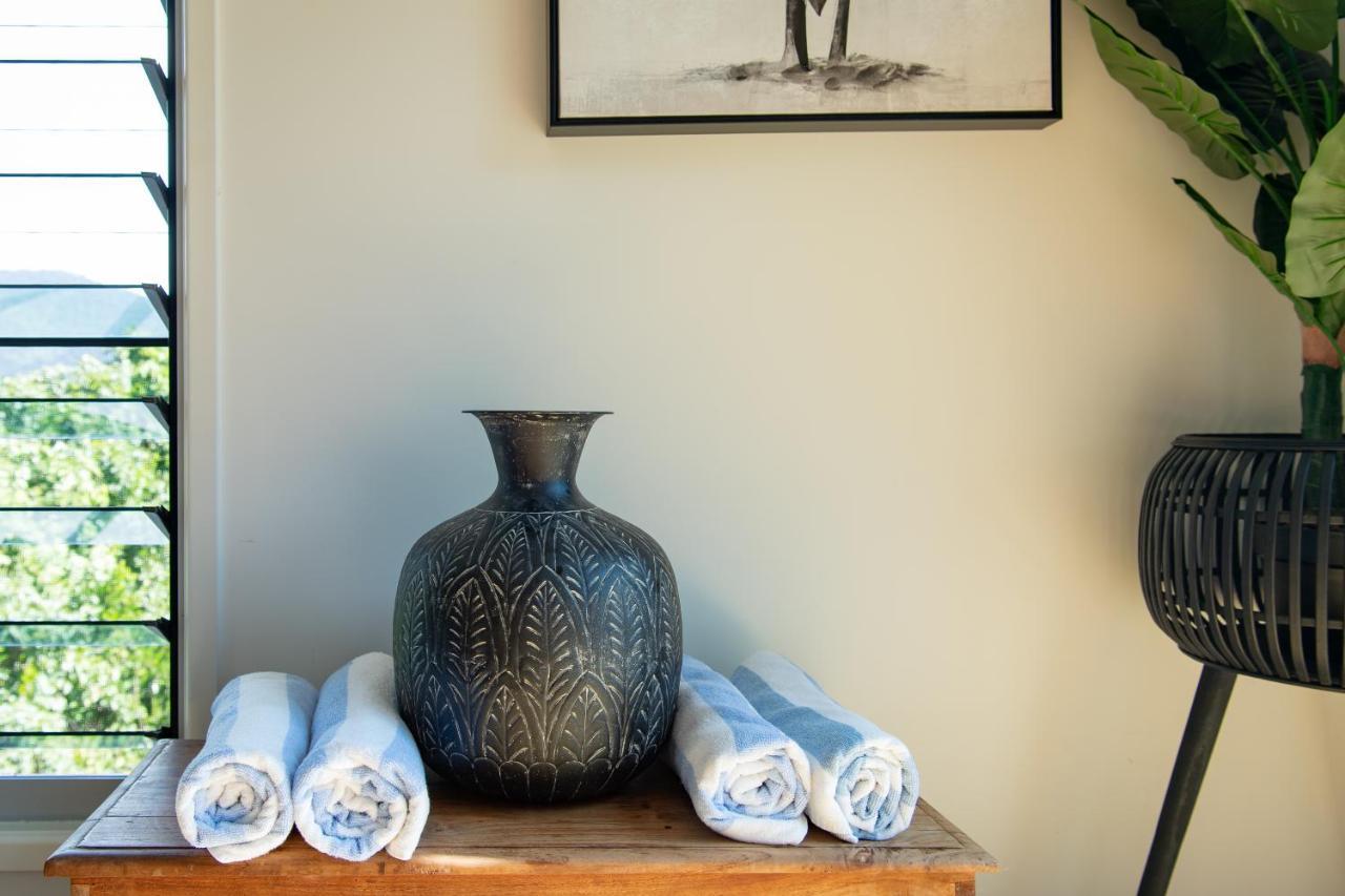 Mandalay Escape, Seclusion & Serenity With A Pool Airlie Beach Bagian luar foto