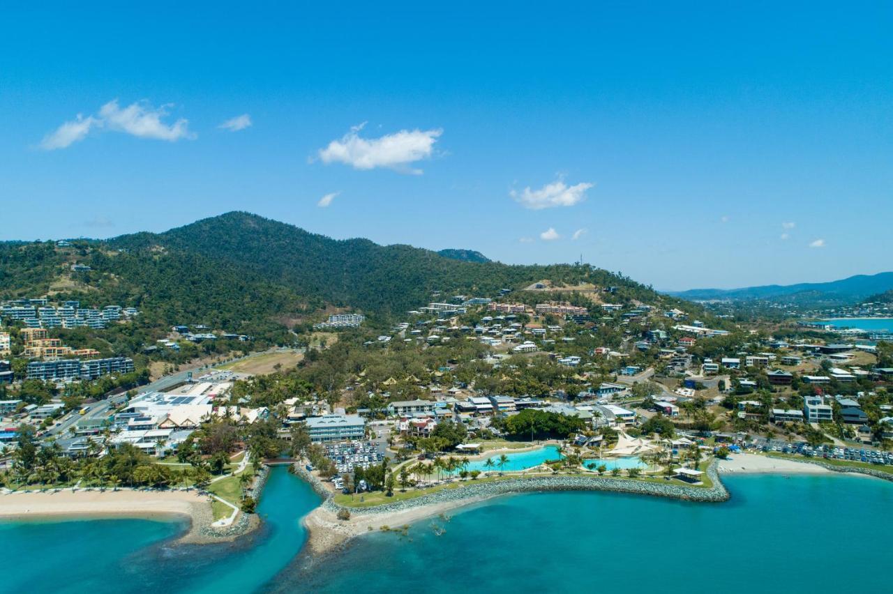 Mandalay Escape, Seclusion & Serenity With A Pool Airlie Beach Bagian luar foto